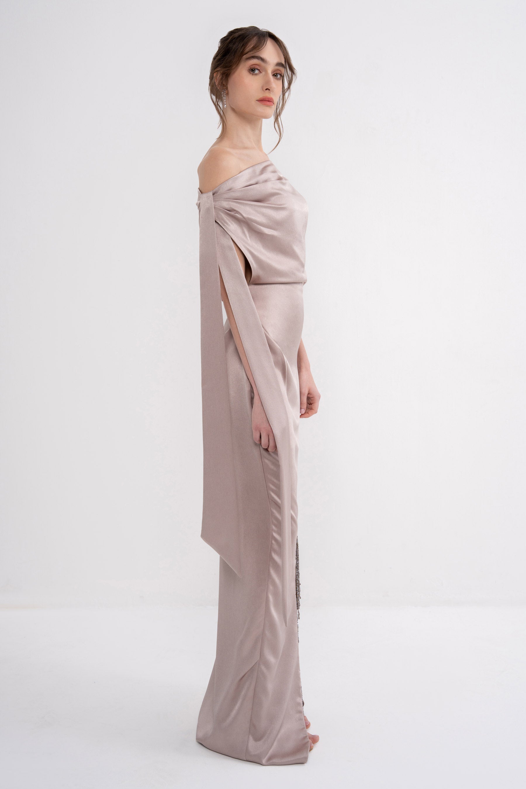 Elegant EOS dress by MANEL-FASHION featuring a flowing design, sleeveless style, and stylish fabric for a chic look.