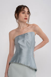 Manel-Fashion Astra set featuring a stylish, modern design with matching top and pants, perfect for casual or semi-formal wear.