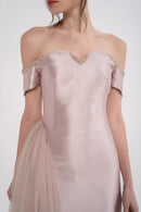 VITTORIA dress by MANEL-FASHION, stylish women's dress with elegant design, displayed on a mannequin.